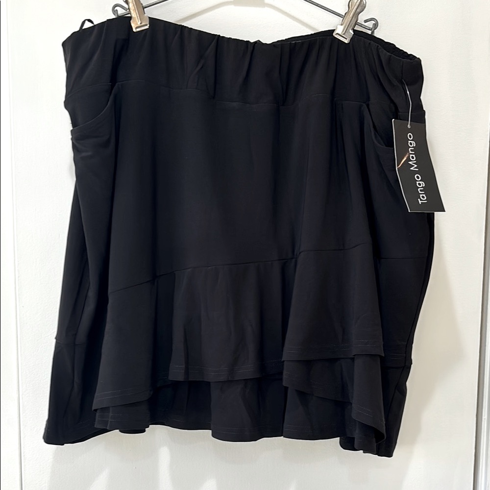 Tango Mango Black Skirt/Skort